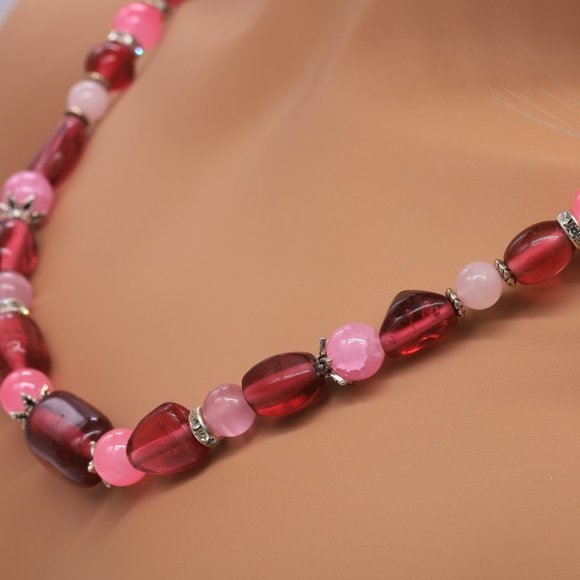 Necklace Red Glass Rhinestones Lobster Clasp Cranberry Rose Pink - Picture 3 of 3
